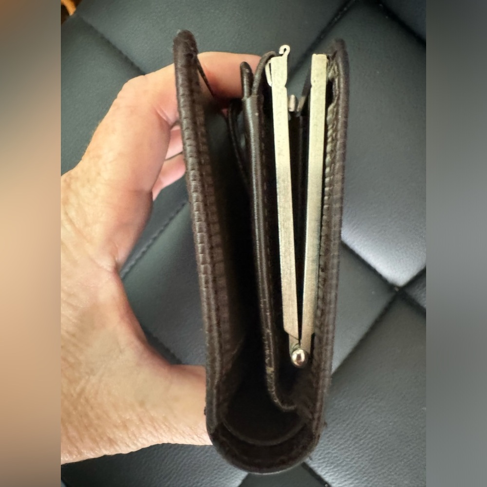 Louis Vuitton Epi Kisslock Brown Wallet - Picture 9 of 10